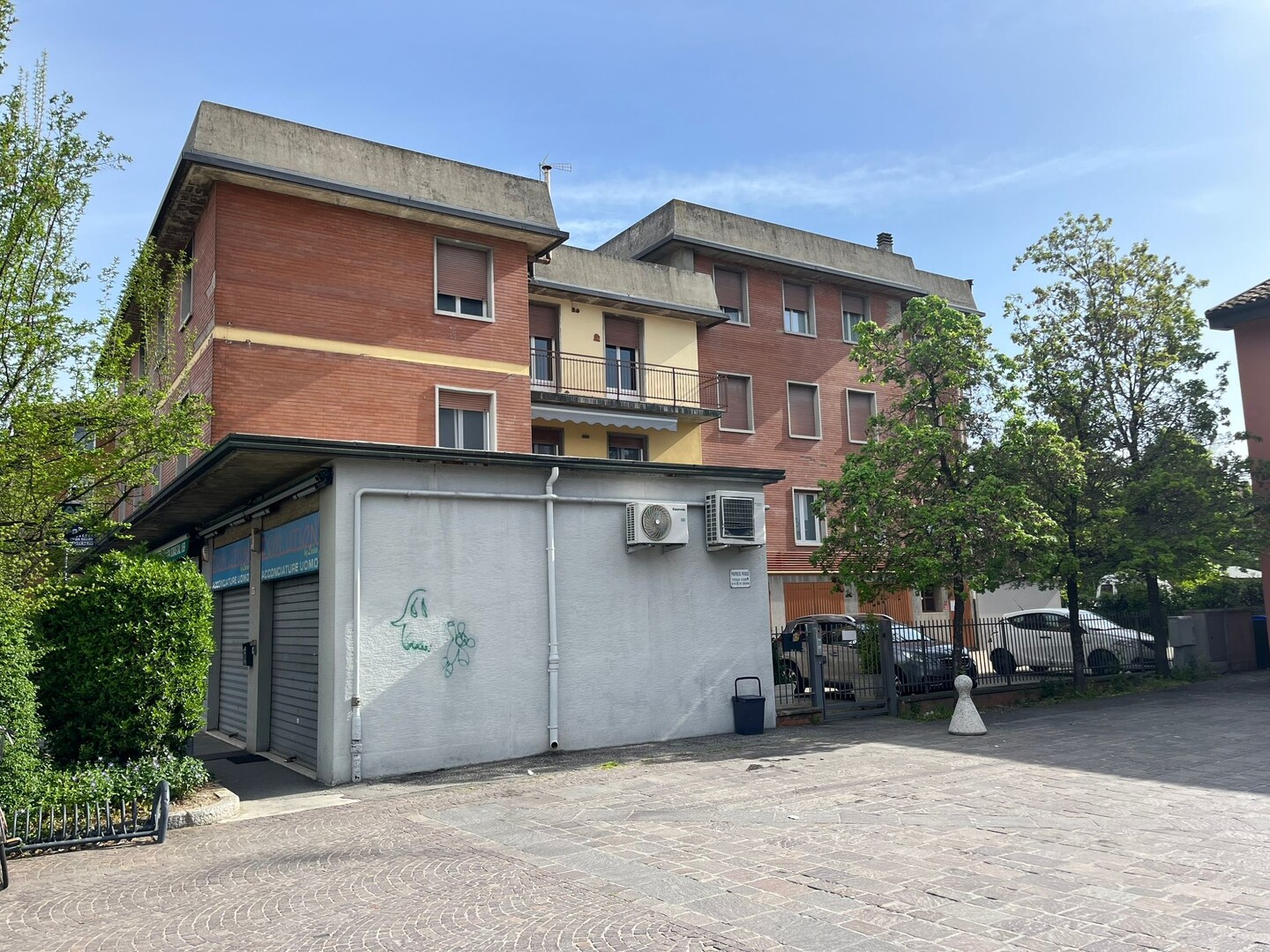 Garage in vendita Calderara