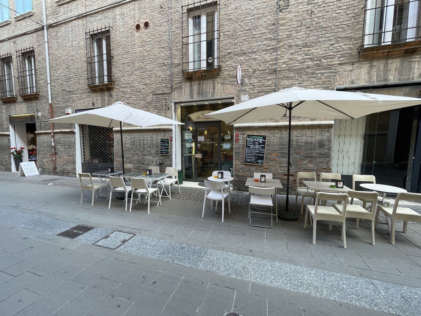 Locale commerciale in vendita a Ferrara.