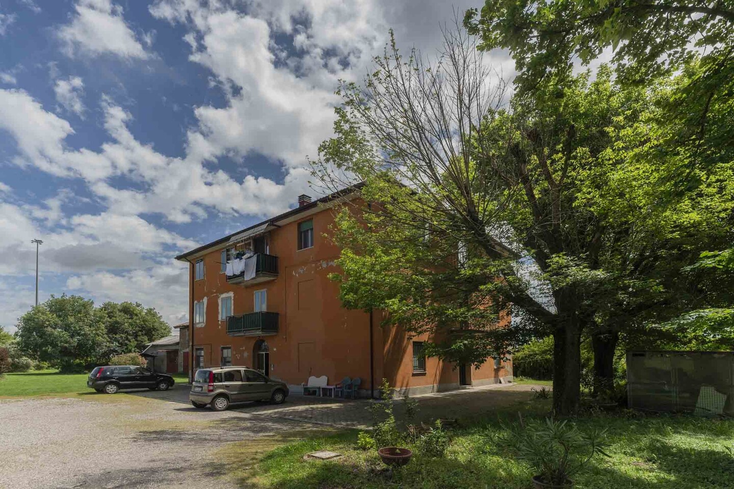 Casa indipendente composta da 5 appartamenti in vendita a San Pietro in Casale