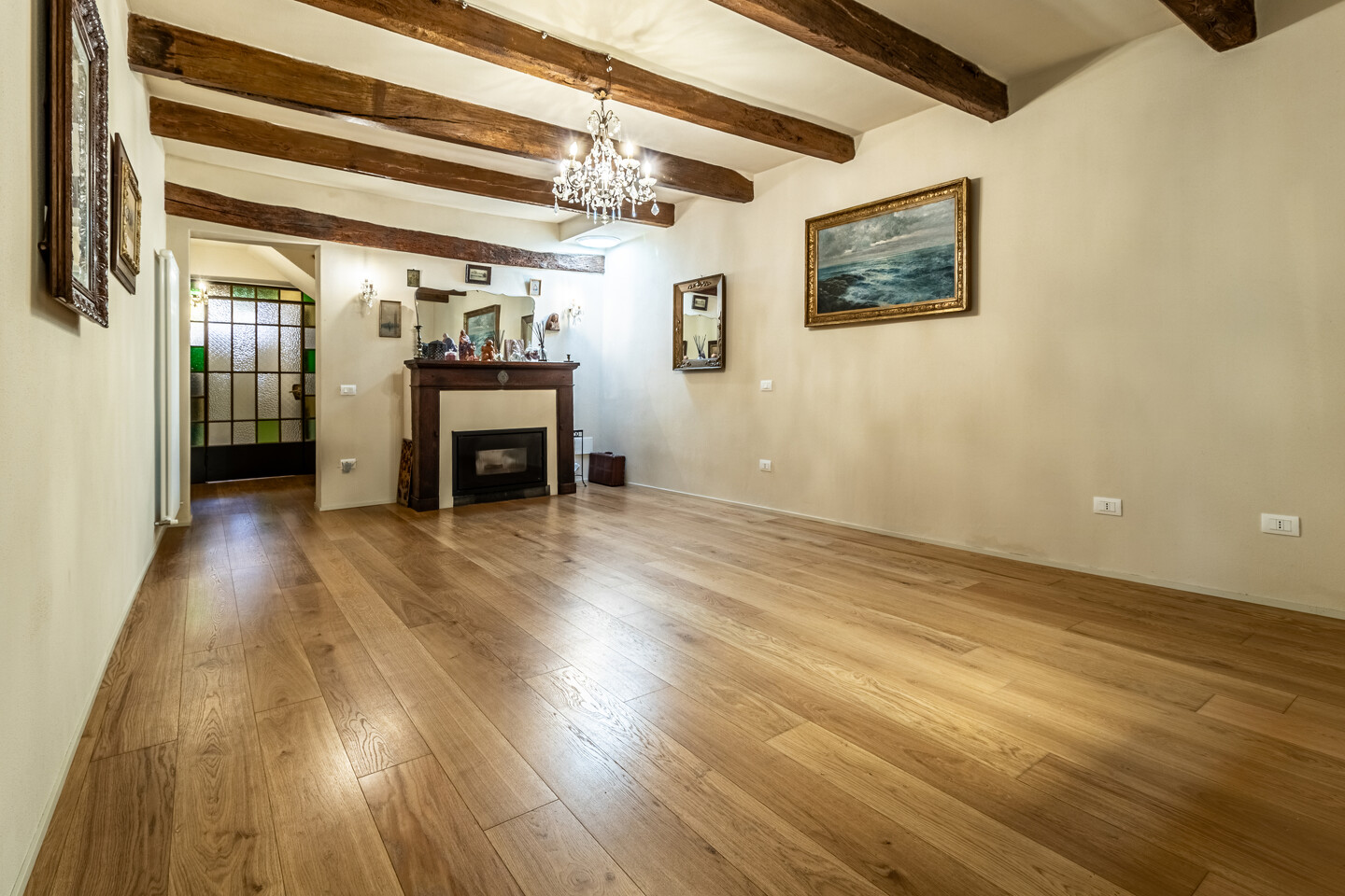 Cielo terra di pregio totalmente ristrutturato in vendita in centro a Imola