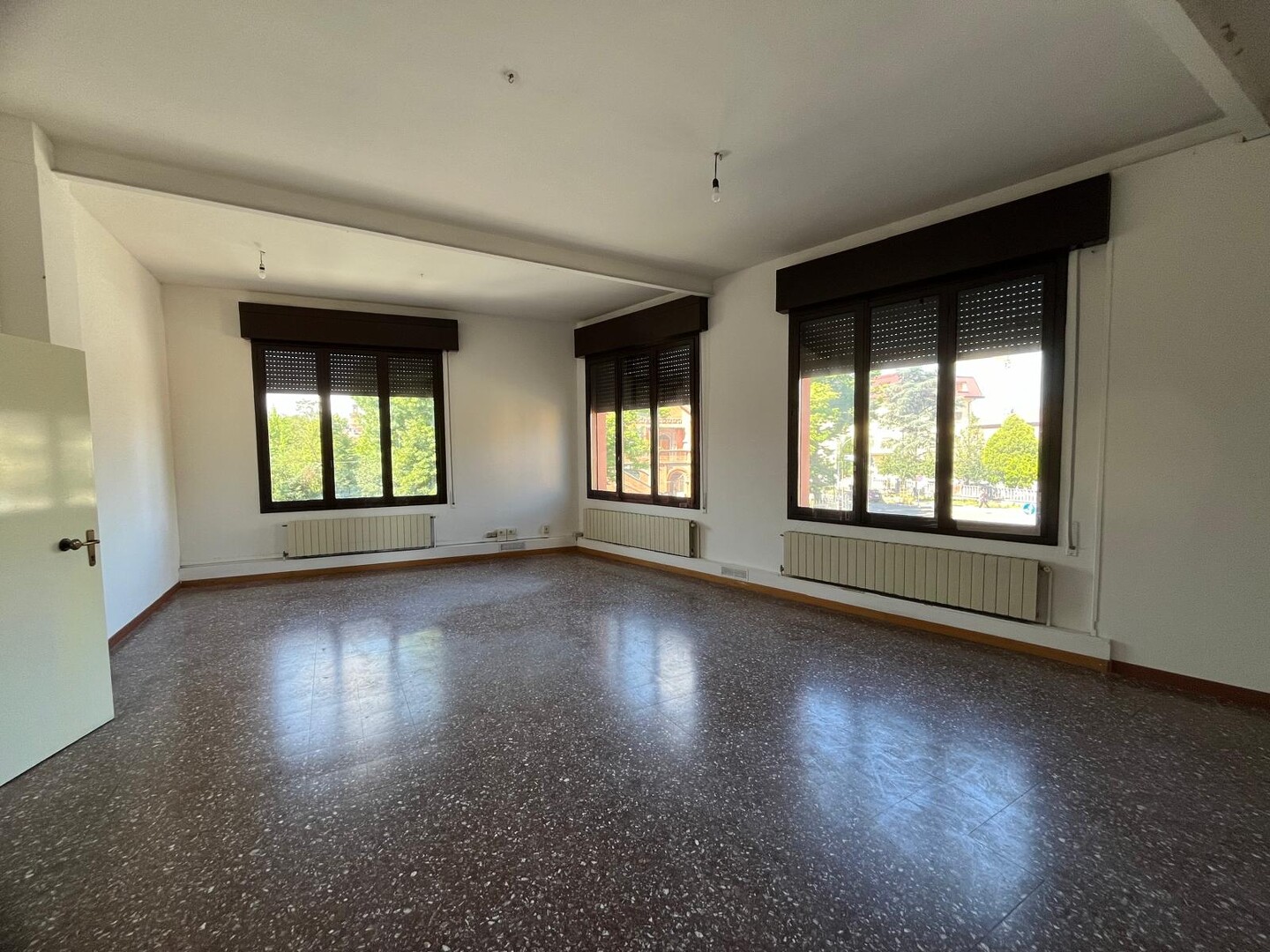 Negozio – Locale Commerciale in affitto a Medicina