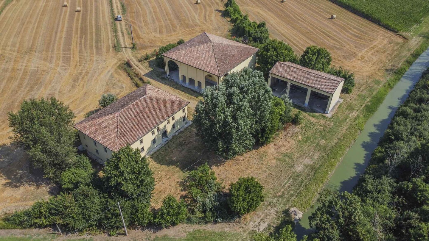Casa colonica in vendita a Finale Emilia