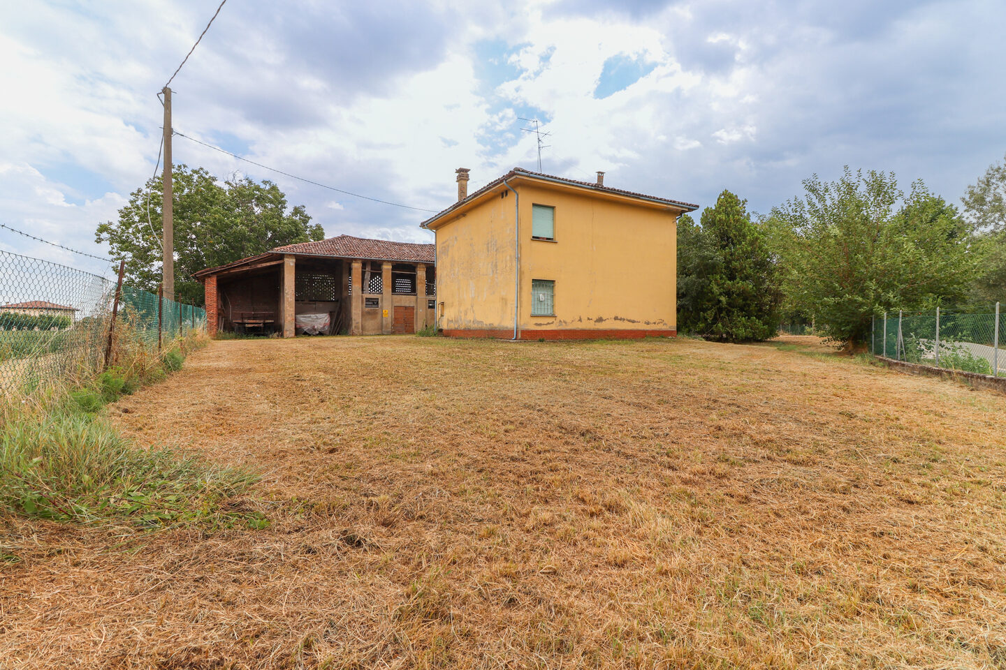 Casa indipendente con fienile e 2 depositi in vendita a San Giovanni in Persiceto