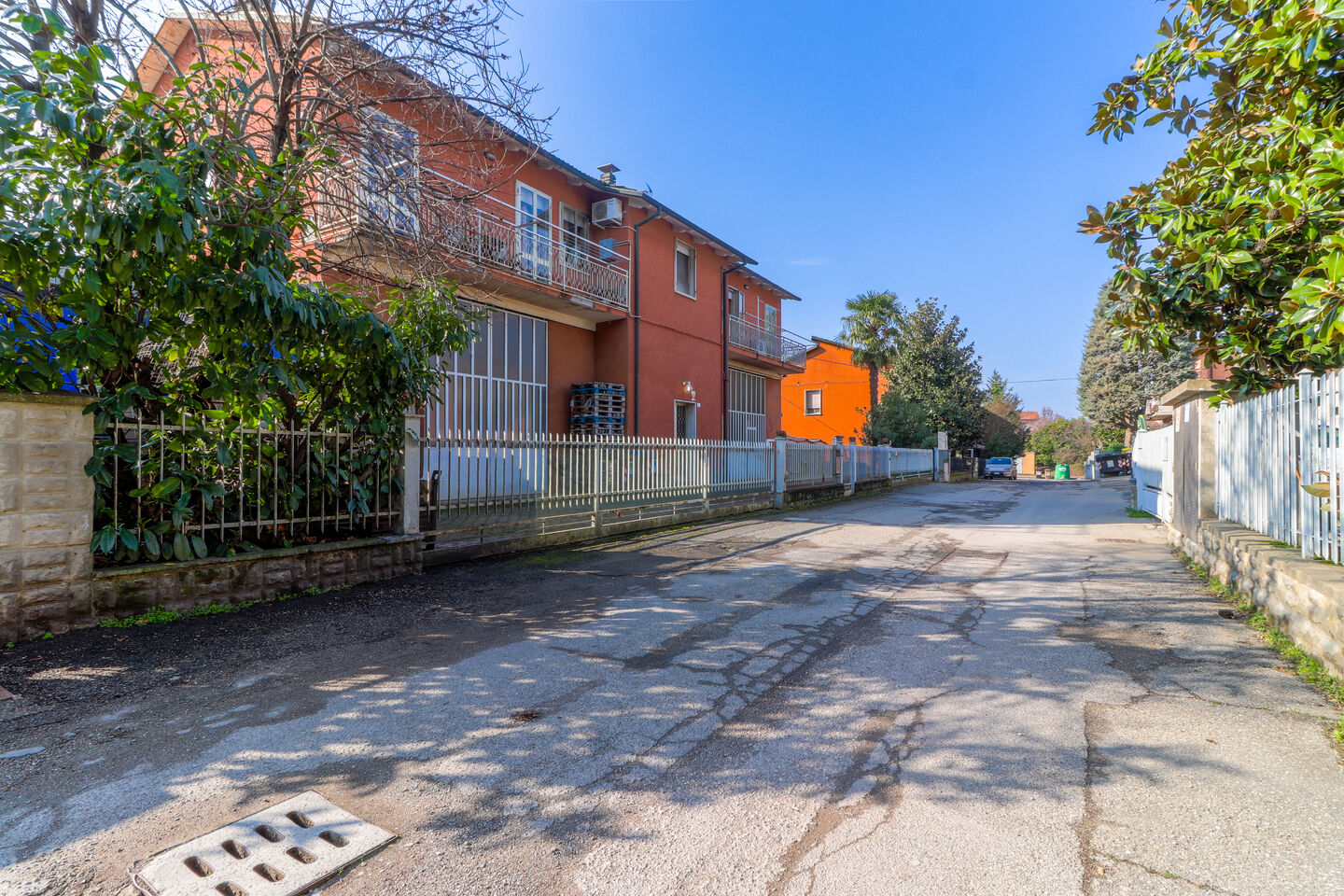 Capannone e appartamenti in vendita a Castel Maggiore