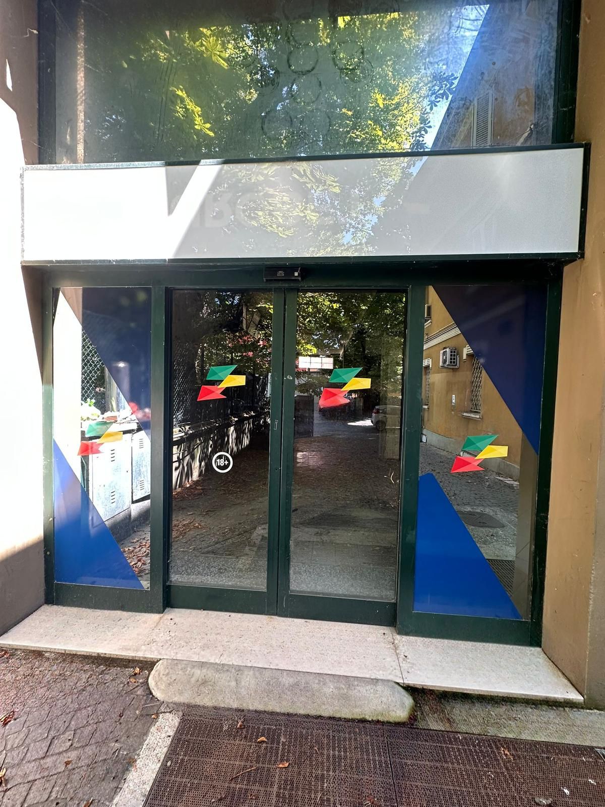 Negozio in affitto a Casalecchio di Reno