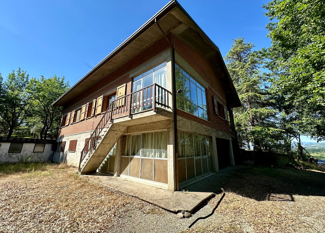 Villa indipendente in vendita a Imola