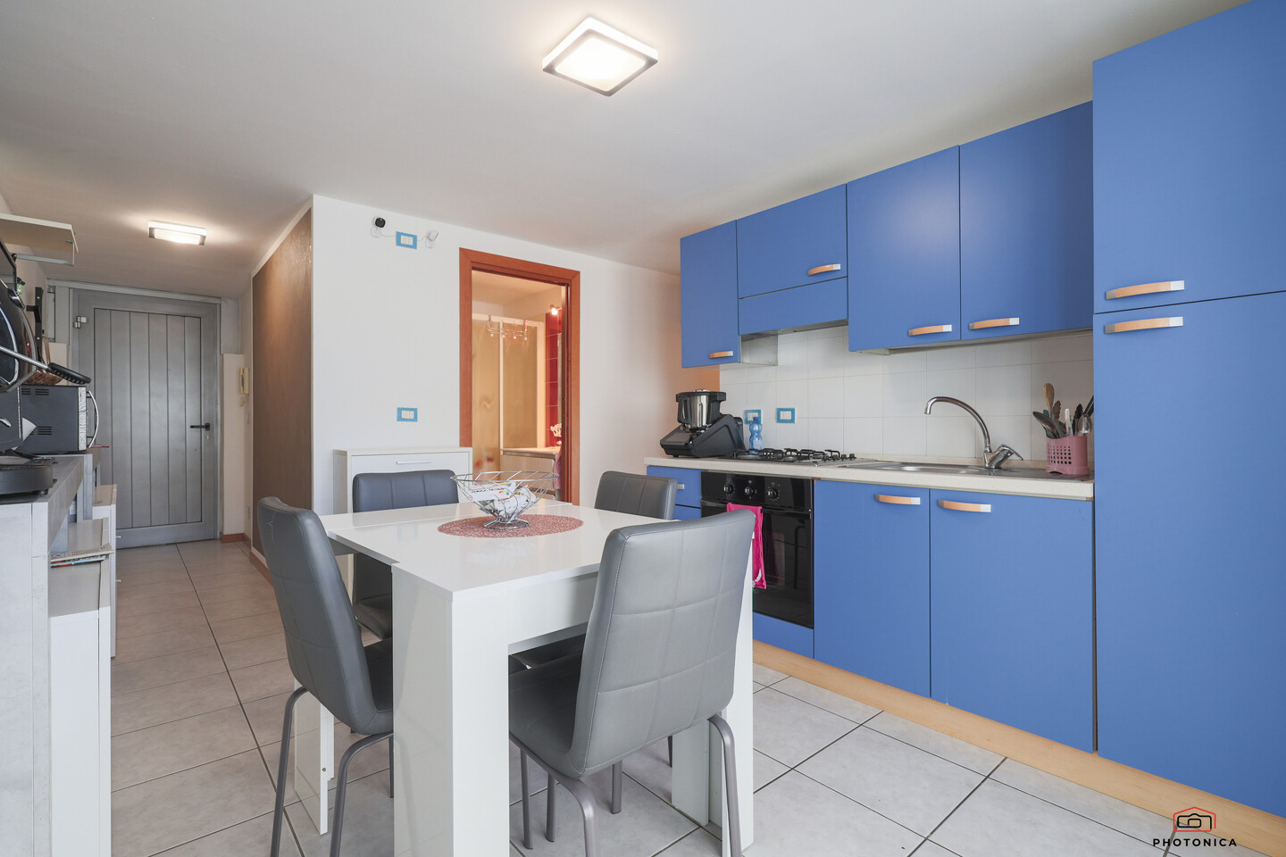 Magazzino adibito ad appartamento in vendita a Milano Marittima