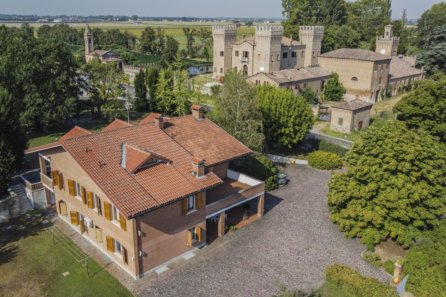 Villa Indipendente in Vendita a Cento