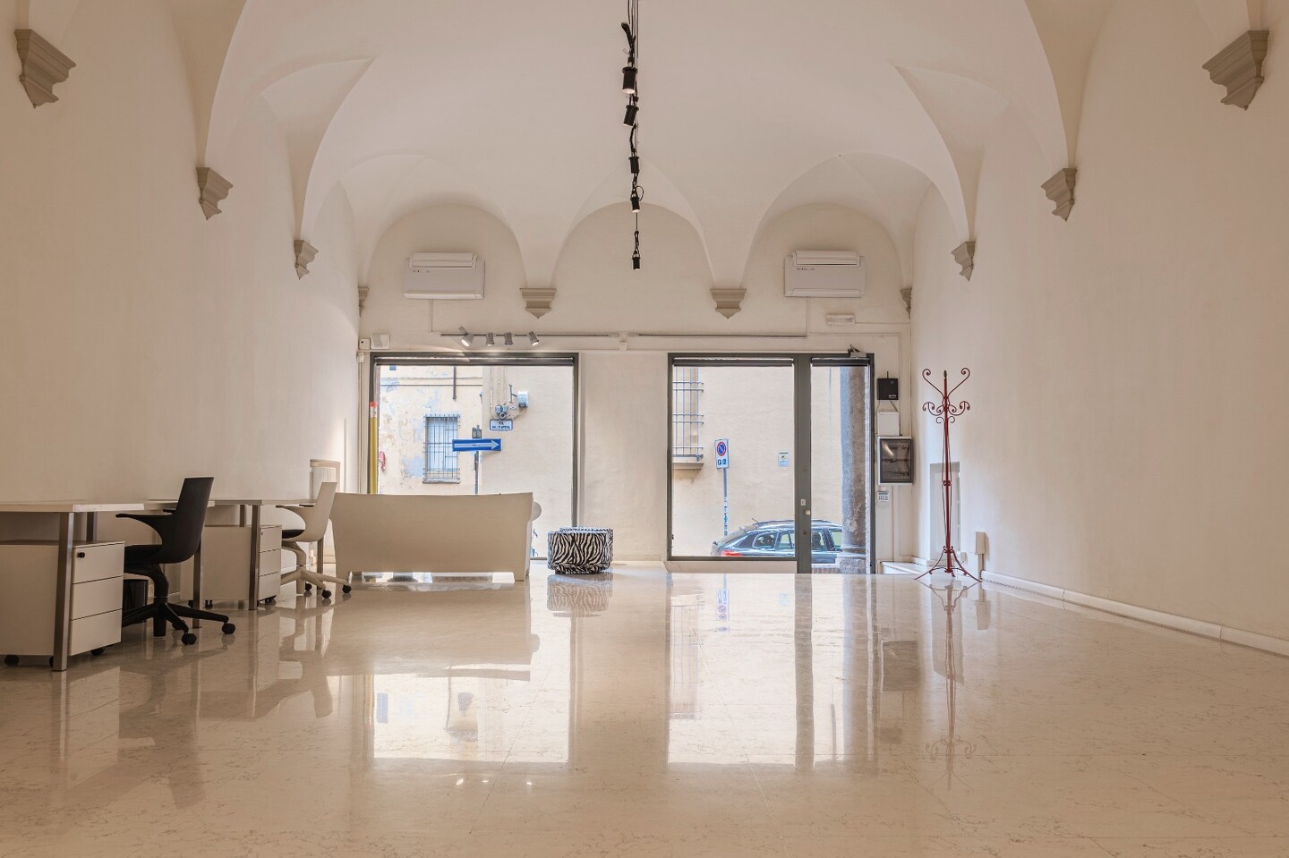 Locale commerciale di pregio in Affitto in centro a Bologna