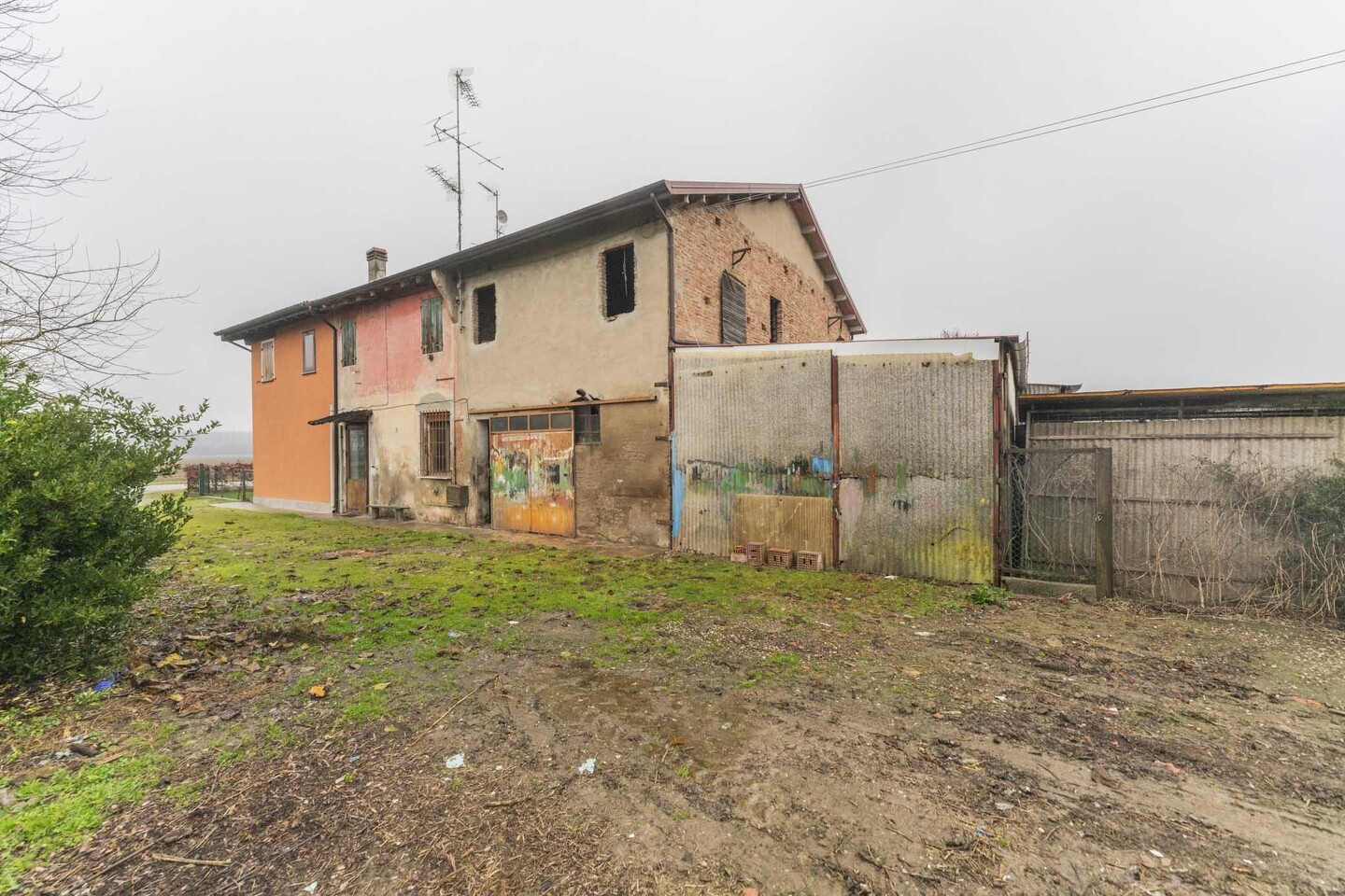Porzione di casa indipendente in vendita a Galliera