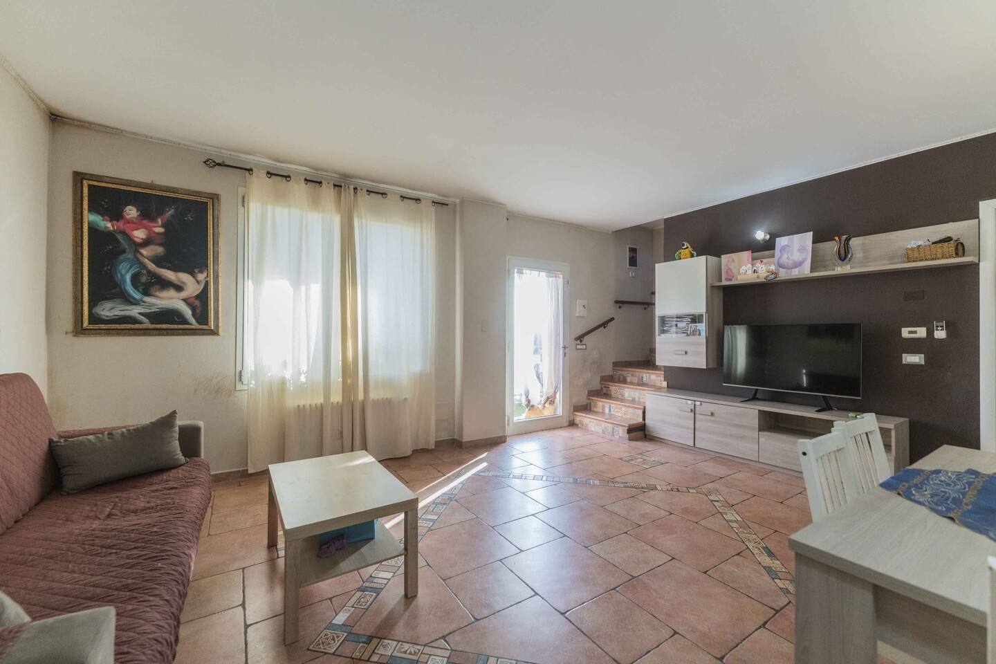 Appartamento trilocale con ingresso indipendente,  balcone, garage e giardino in vendita a Coronella