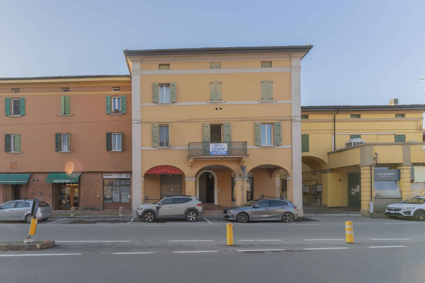 Appartamento trilocale con balcone, soffitta e cantina in vendita a Minerbio