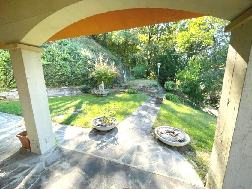 Monterenzio: porzione di casa con 3 camere e giardino