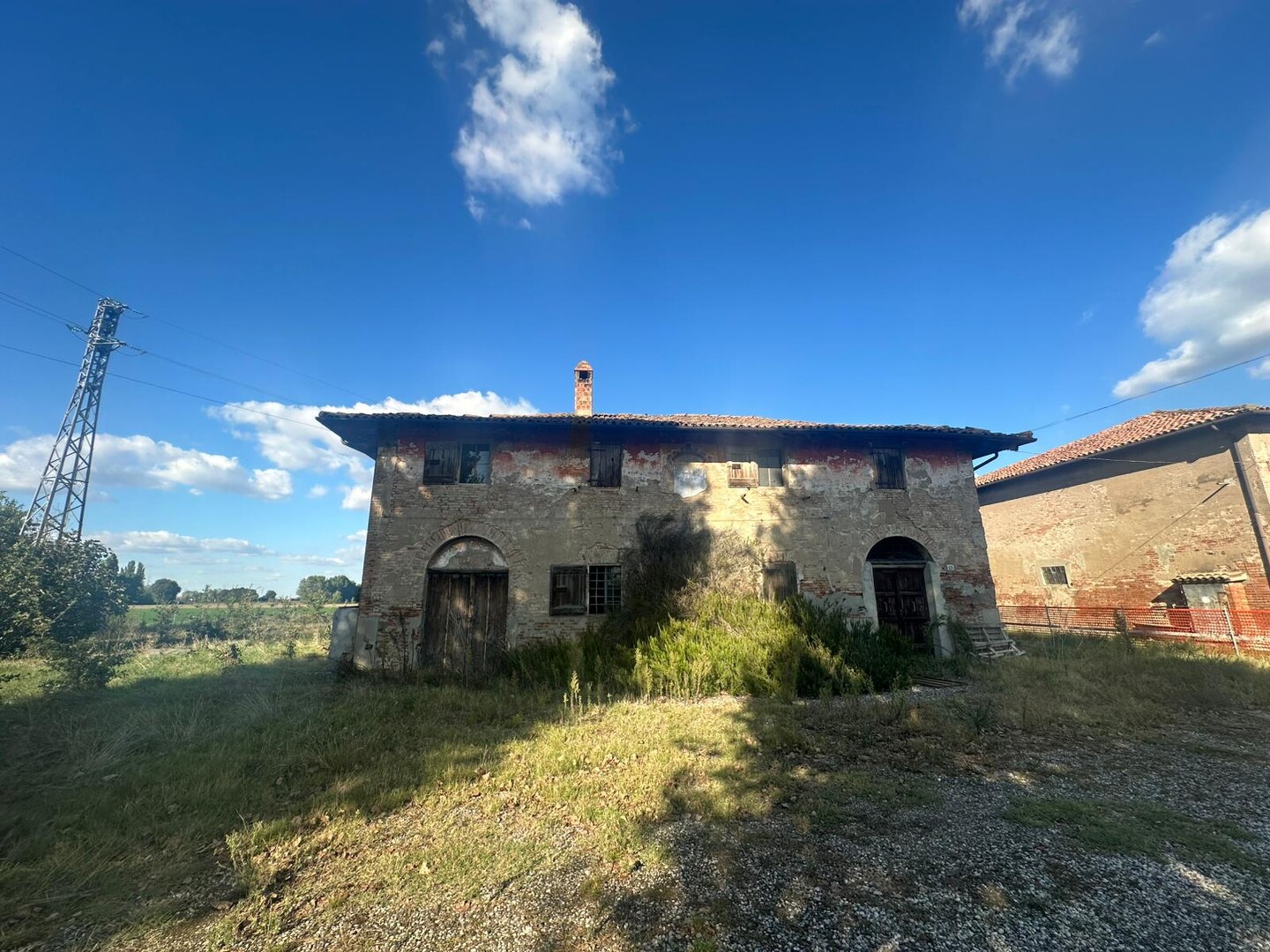 Castenaso-Via Birbanteria: casa indipendente da ristrutturare