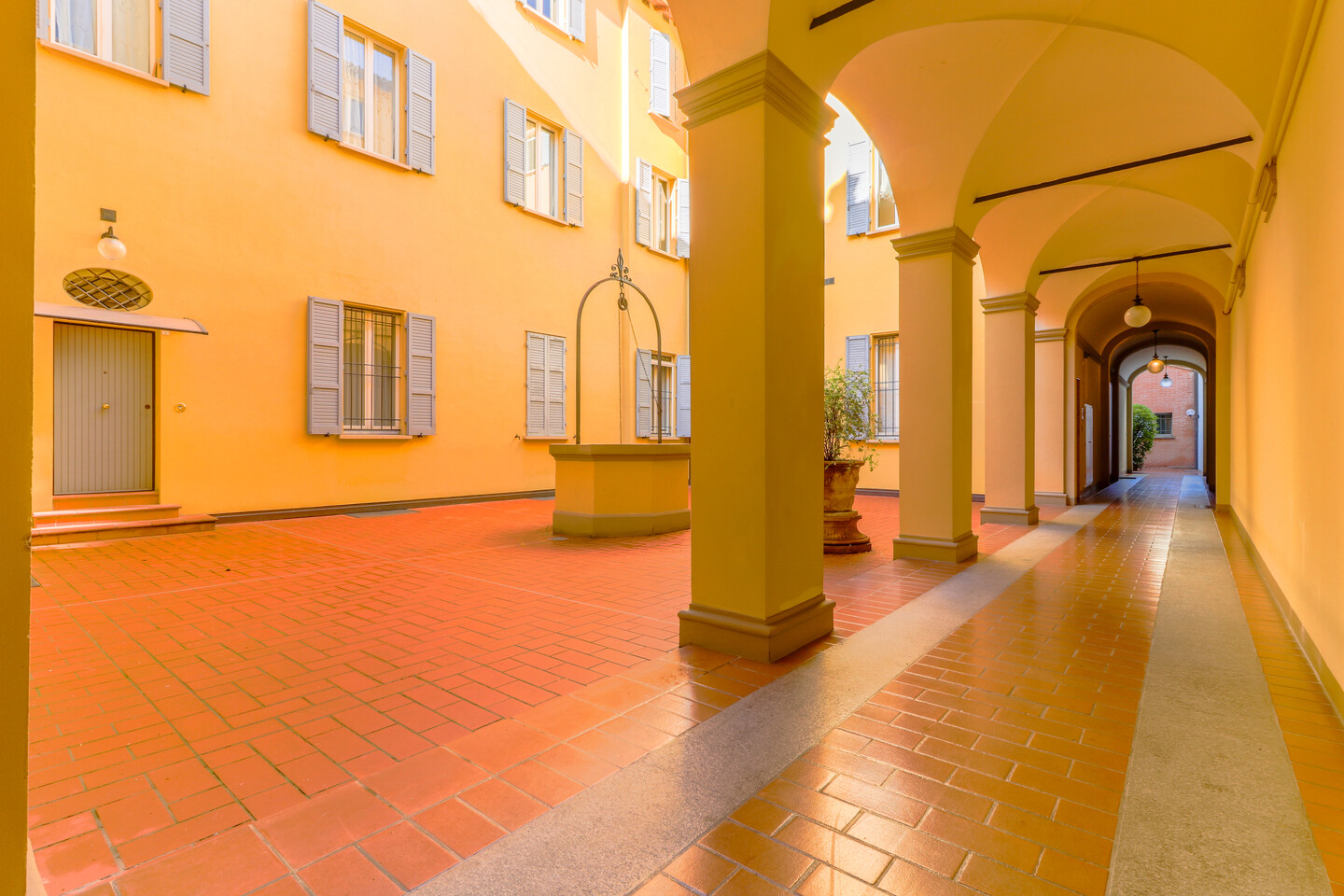 Locale Commerciale in vendita a Bologna