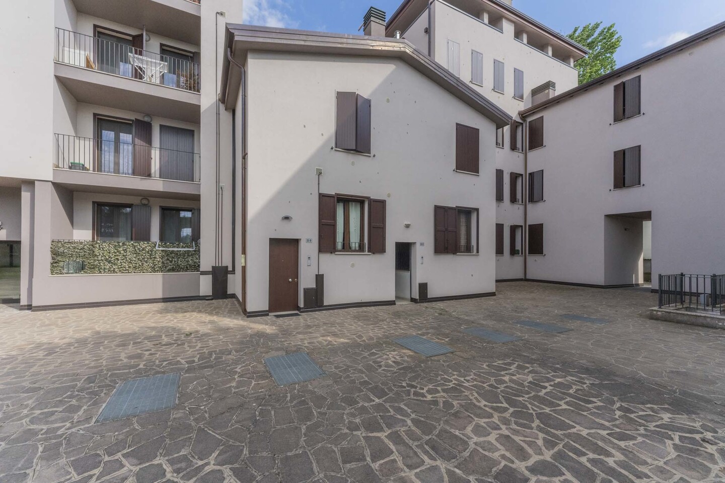 Appartamento quadrilocale al piano rialzato con ingresso indipendente e garage a Poggio Renatico