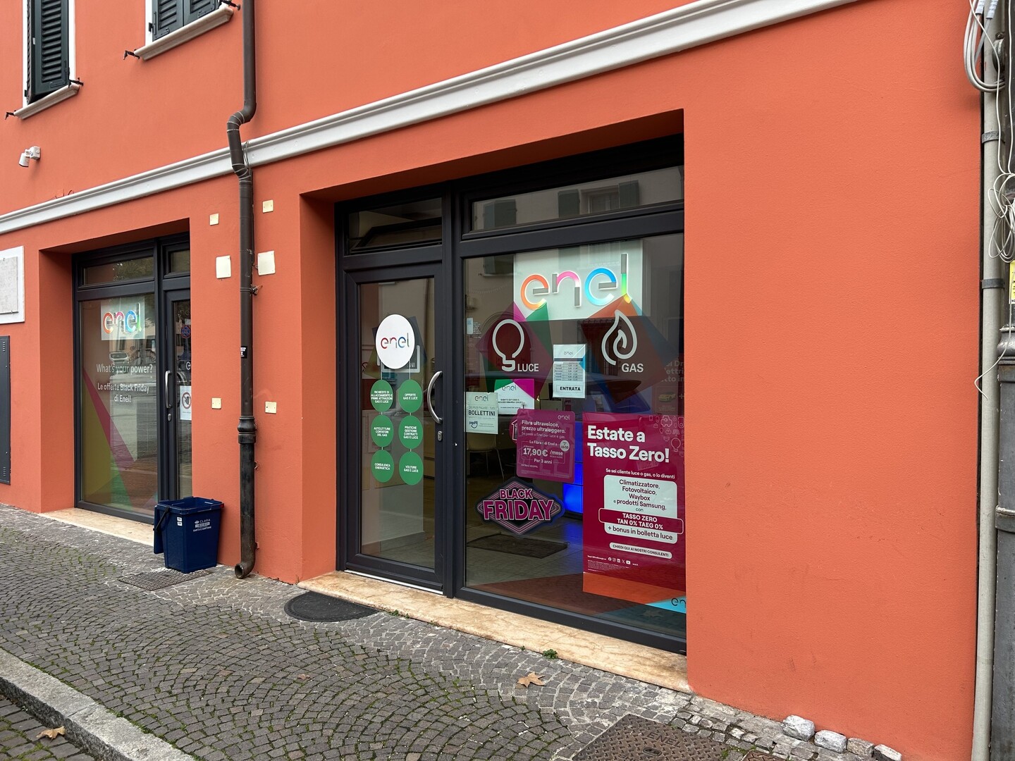 Negozio – Locale Commerciale in affitto a Cento