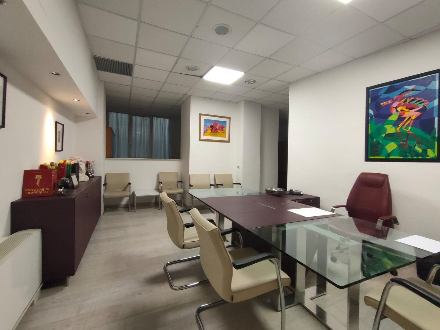 Ufficio con postazioni di coworking in affitto in centro a Bologna