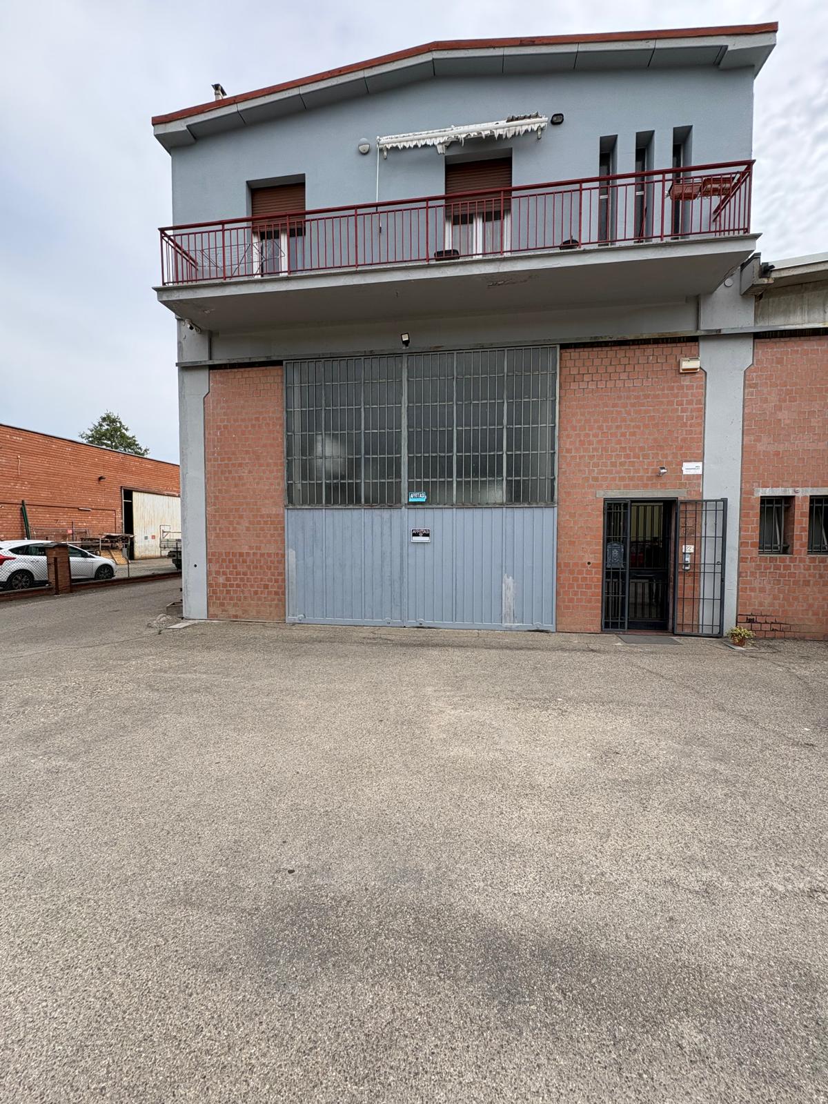 Capannone / Magazzino in affitto a Imola
