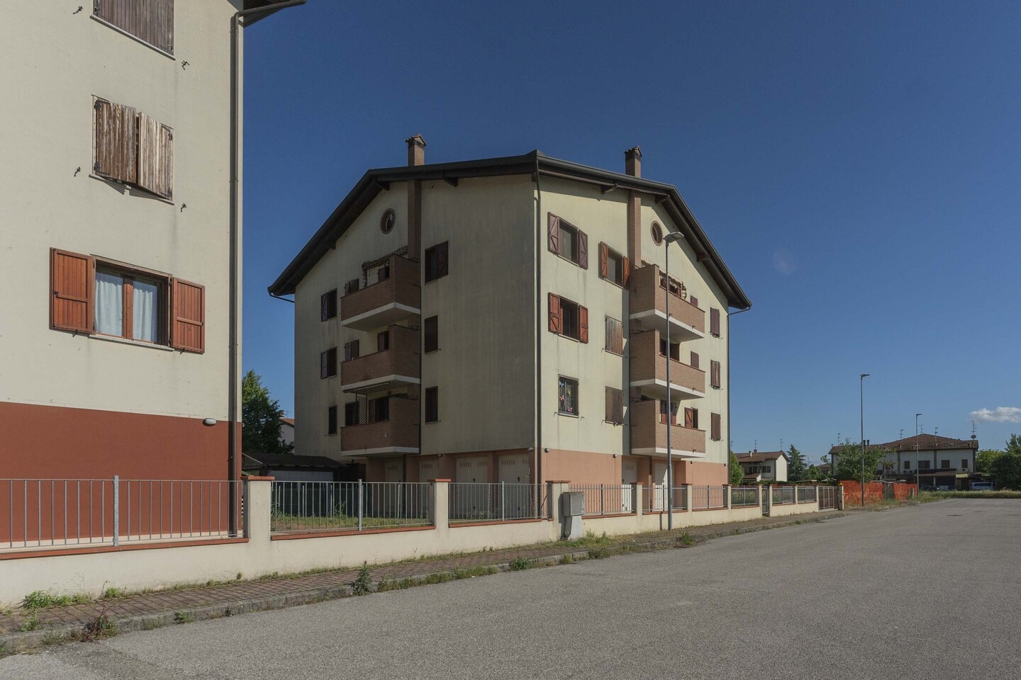 Appartamento bilocale affittato fino al 31/03/2028 al secondo piano con balcone e garage ad Altedo