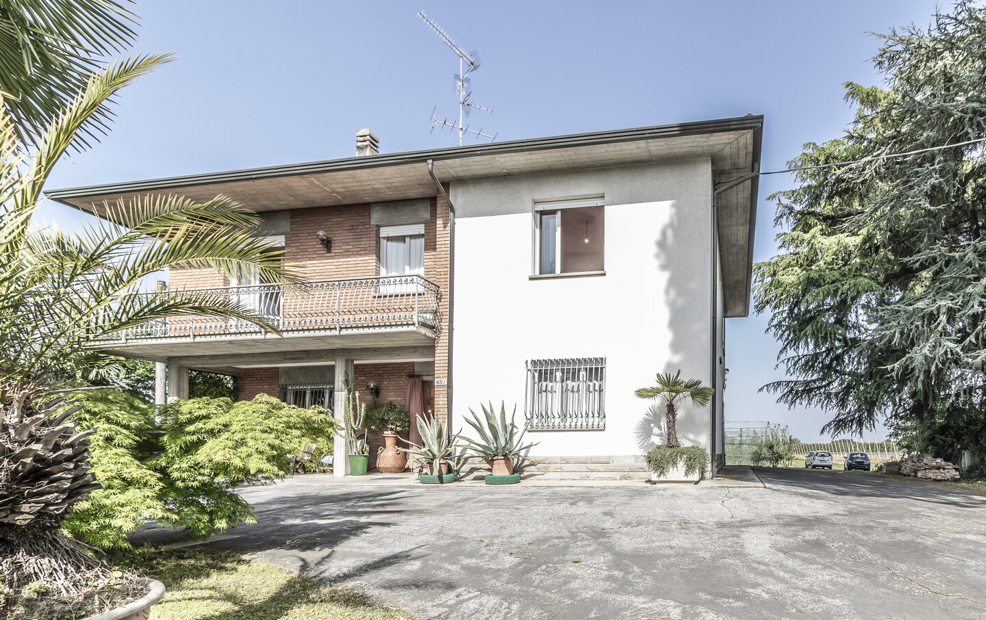 Villa con giardino in Vendita a Castel Bolognese