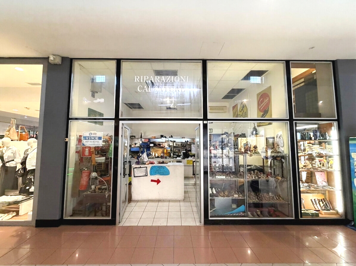Negozio – Locale Commerciale in vendita a Bologna