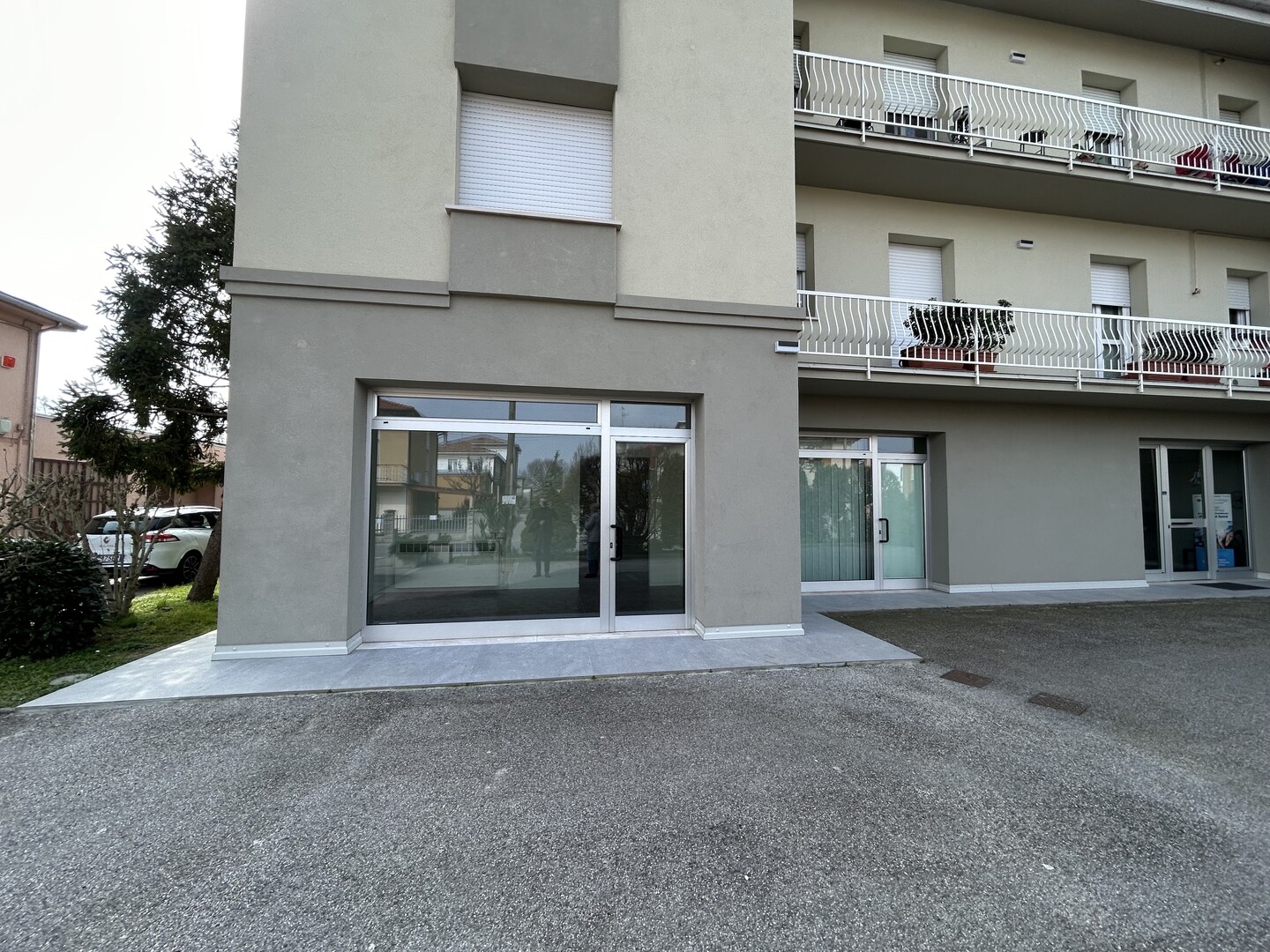 Negozio in affitto a Cento
