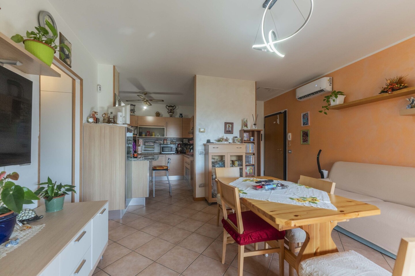 Appartamento bilocale con balcone, garage, posto auto e giardino condominiale a Poggio Renatico
