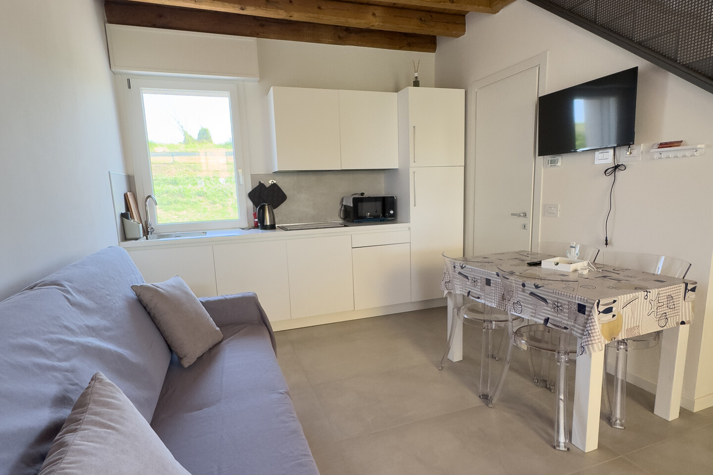 Appartamento arredato con ingresso indipendente e balcone a Scardovari, Porto Tolle