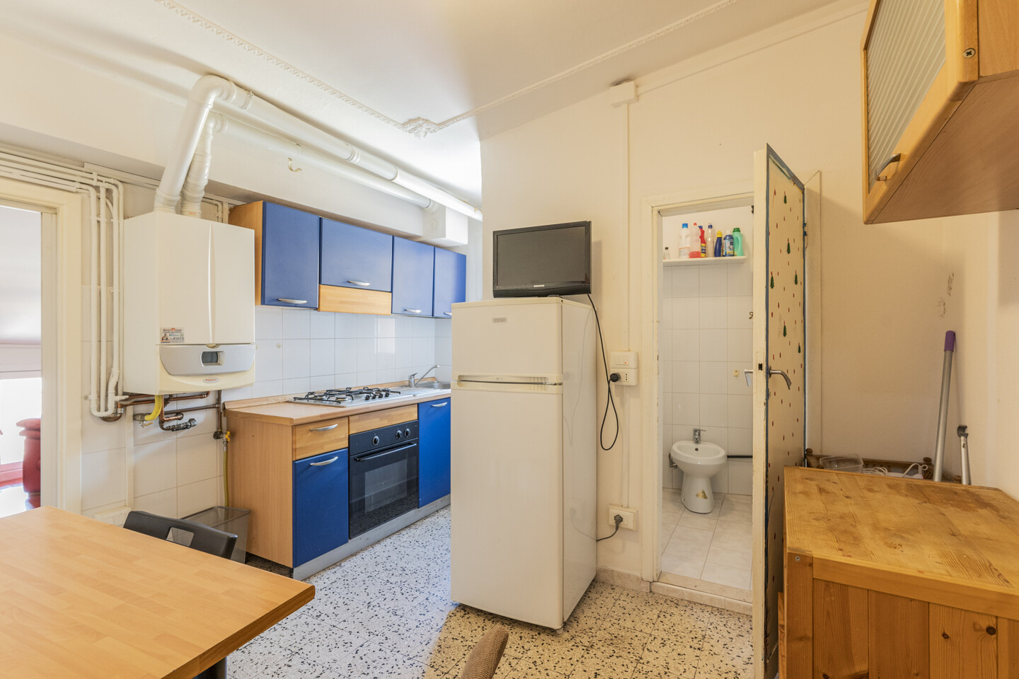 Bologna-Via Collegio Di Spagna: 2 camere+2 bagni+soppalco