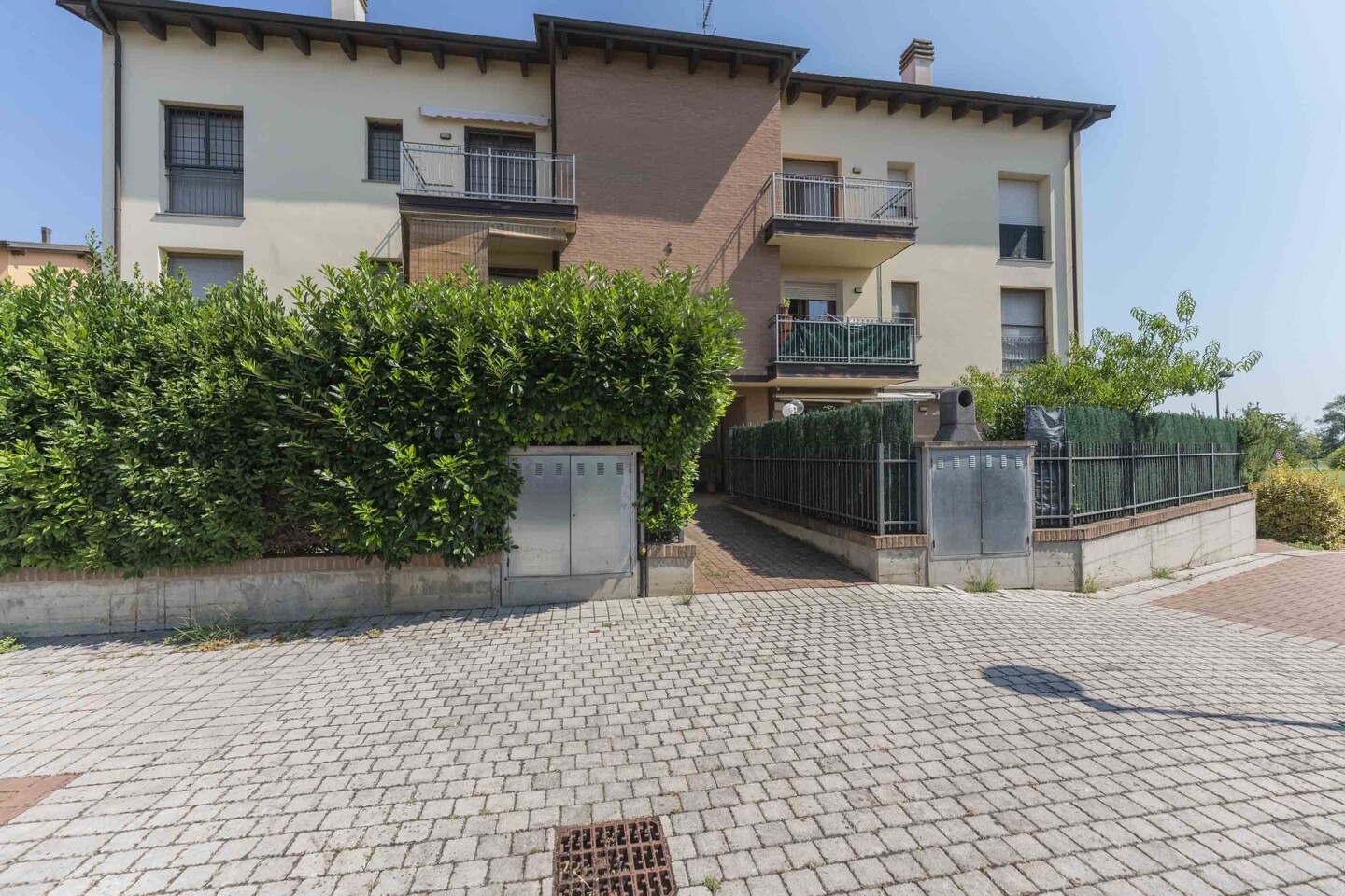 Monolocale al primo piano con ascensore, terrazzo, garage e cantina in vendita a Bentivoglio