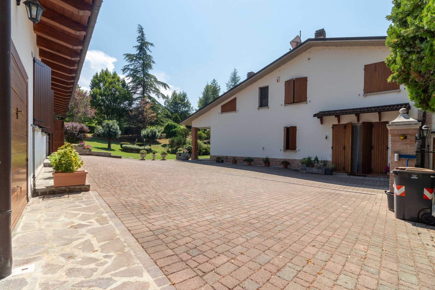 Villa con giardino in vendita a Monte San Pietro