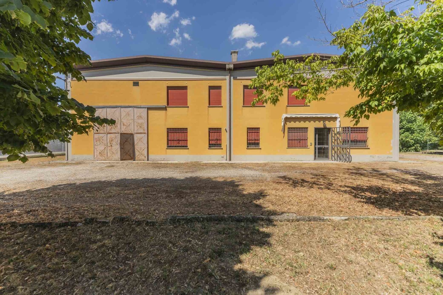 Capannone con appartamento in vendita a Castello D’Argile