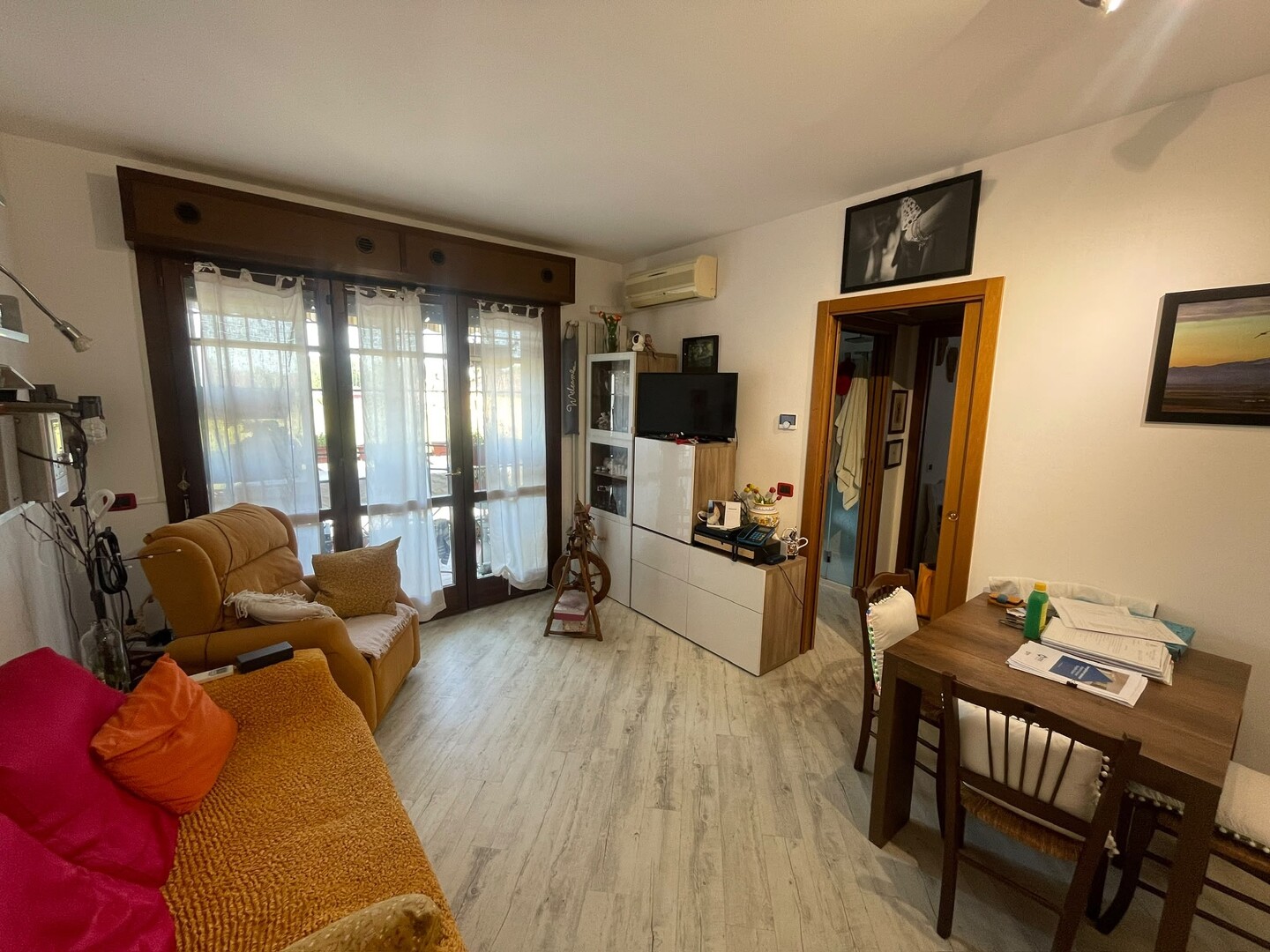 Bilocale moderno con cabina armadio, balcone e garage