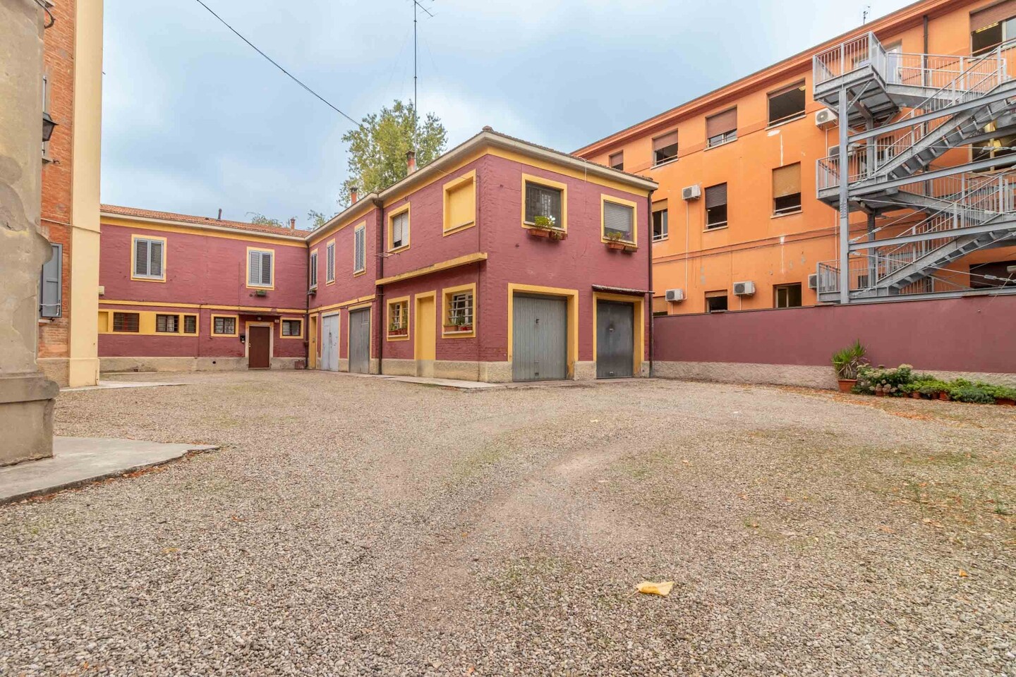 Nuda proprietà  di un appartamento quadrilocale in vendita a Casalecchio di reno