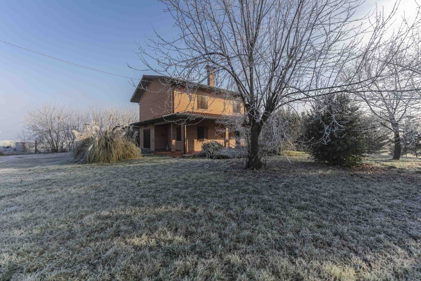 Casa indipendente su 2 livelli con garage (magazzino) e giardino in vendita a Poggio Renatico