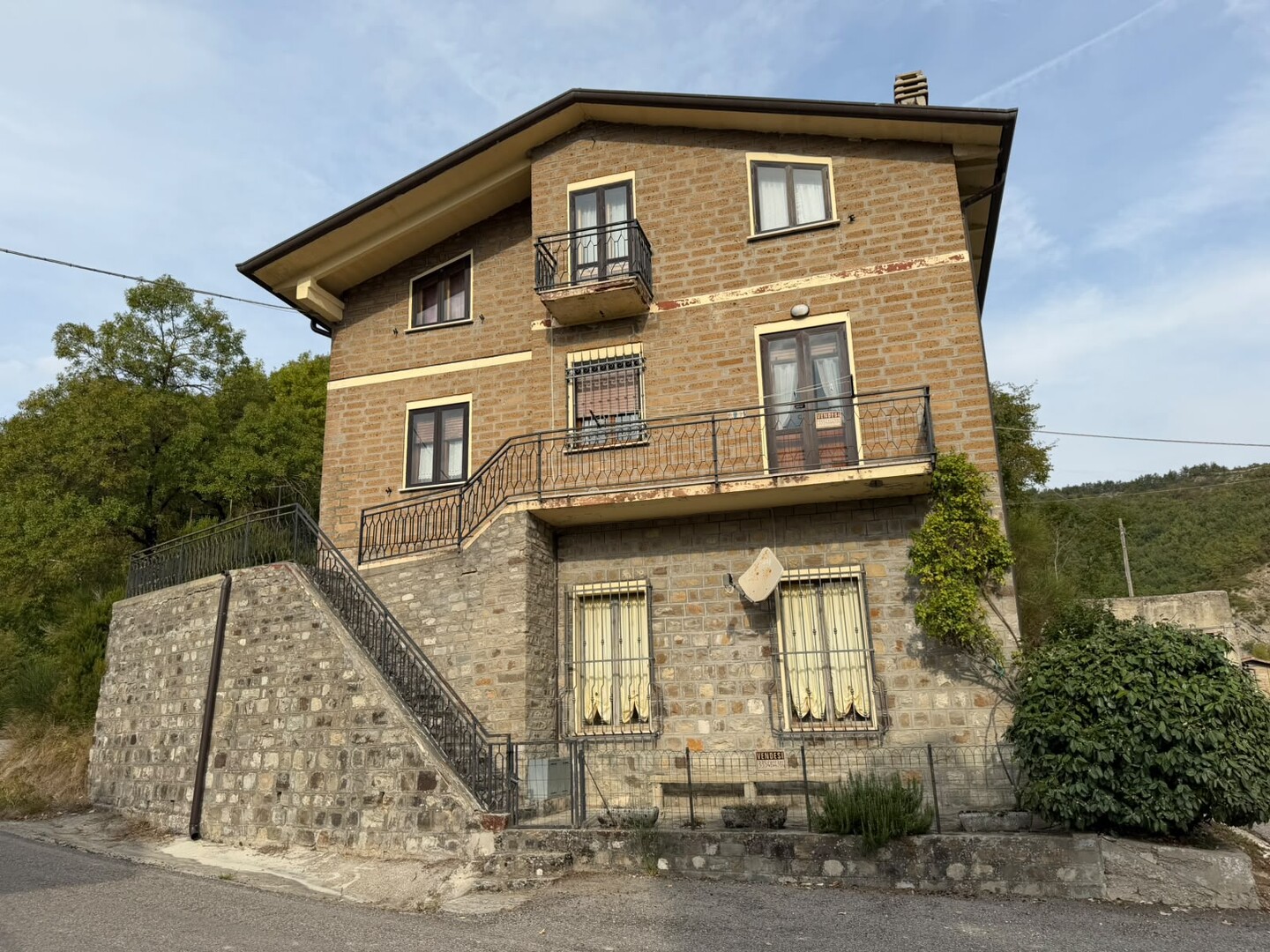 Villa indipendente con terrazzo e garage a Casteldelci